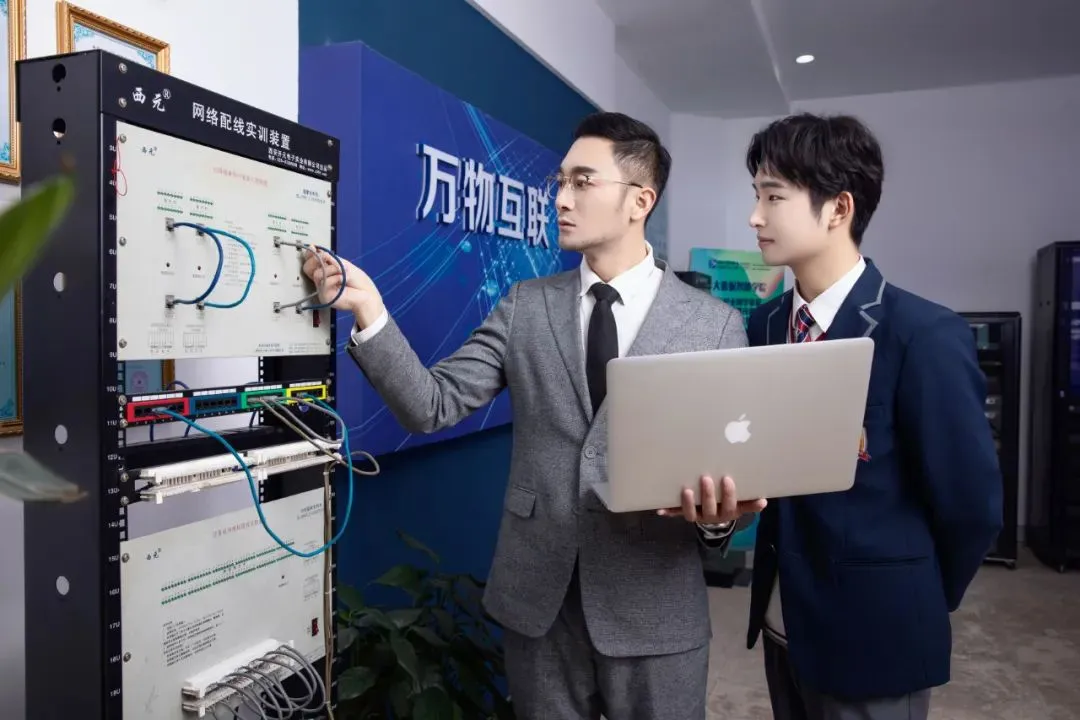 ���ͺ������A��X�W(xu��)У��Ӌ(j��)��C(j��)�W(w��ng)�j(lu��)���g(sh��)���I(y��)�������i��(sh��)�֕r(sh��)���ĺ��ļ����ܴa